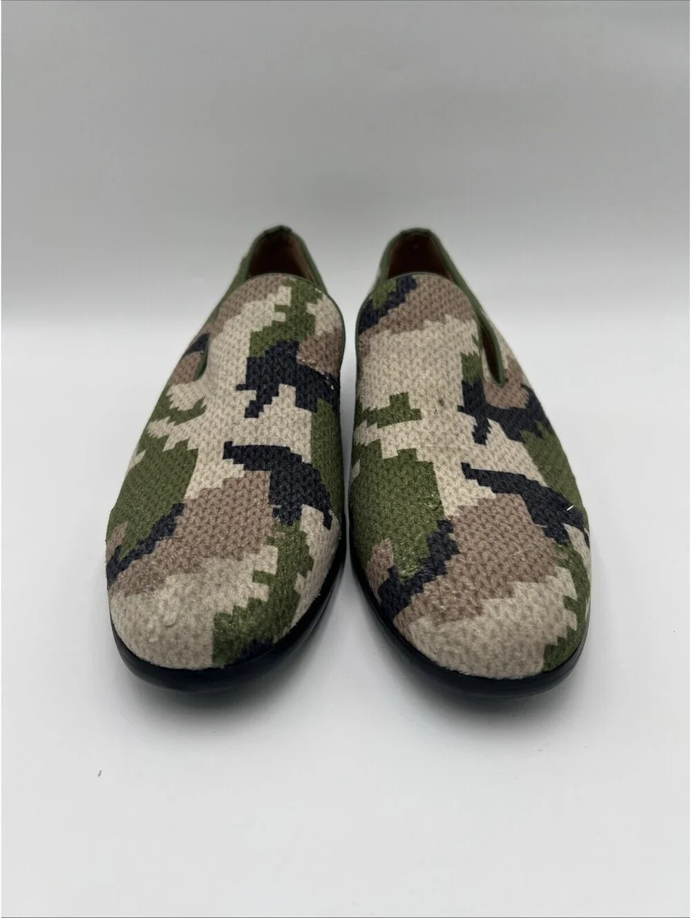 Saks Fifth Avenue small creasing